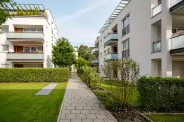 Modernes Familienidyll mit viel Grünfläche, 10627 Berlin, Mehrfamilienhaus